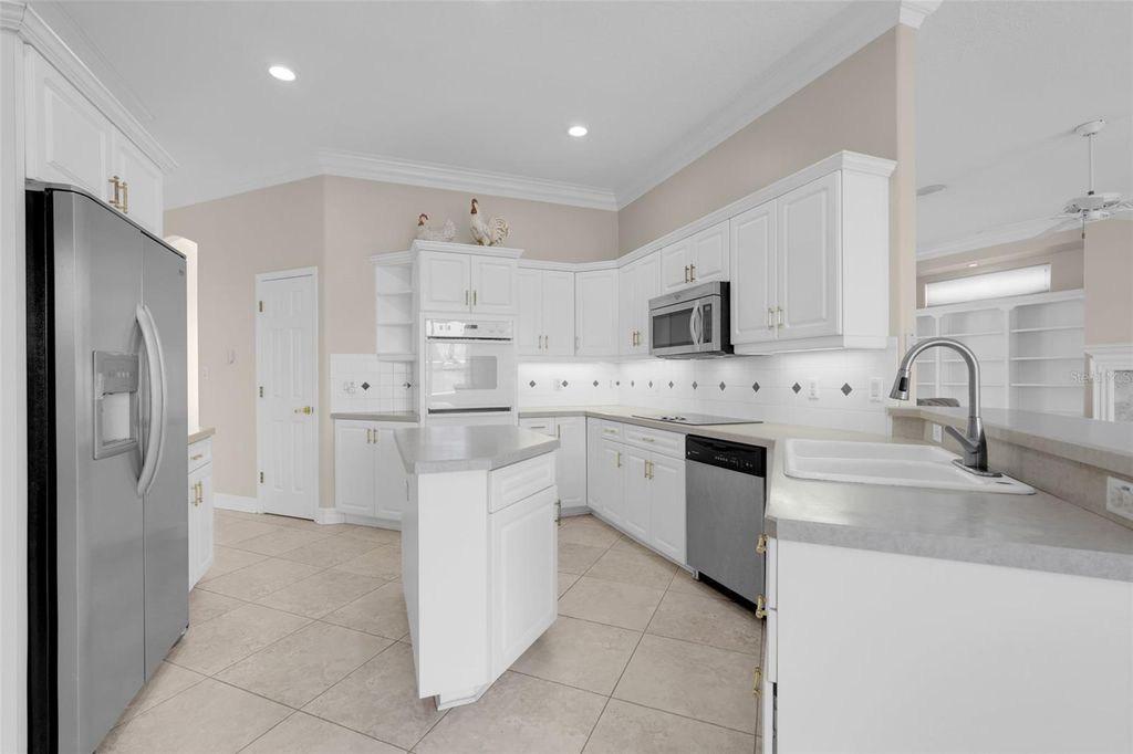 Image 26 of property listing at 3405 BELLINGTON DRIVE, Orlando, FL 32835