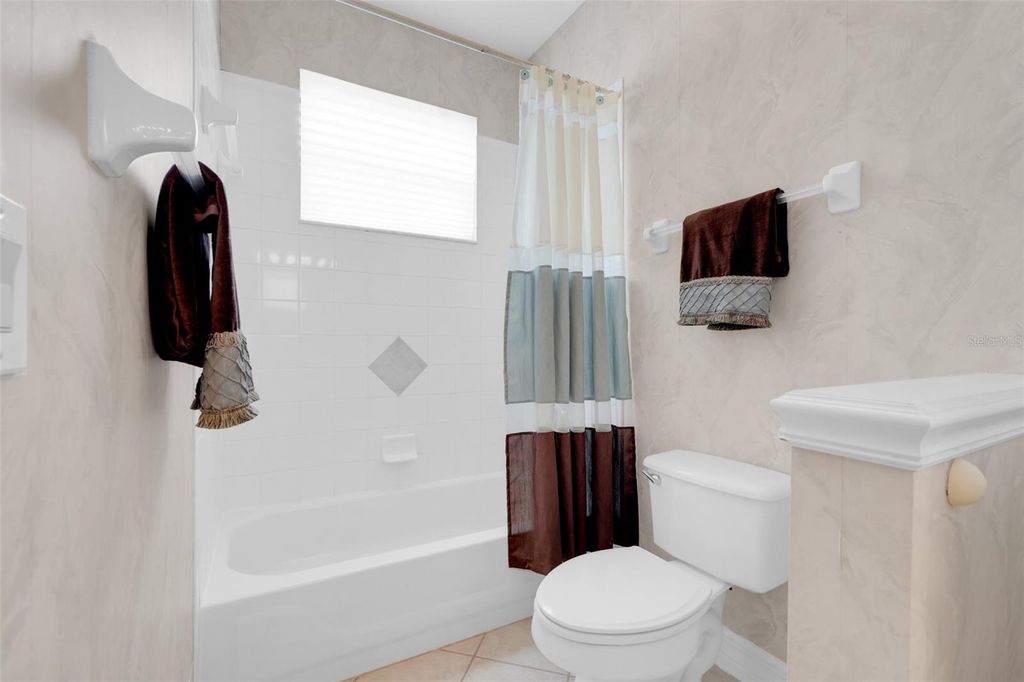 Image 41 of property listing at 3405 BELLINGTON DRIVE, Orlando, FL 32835