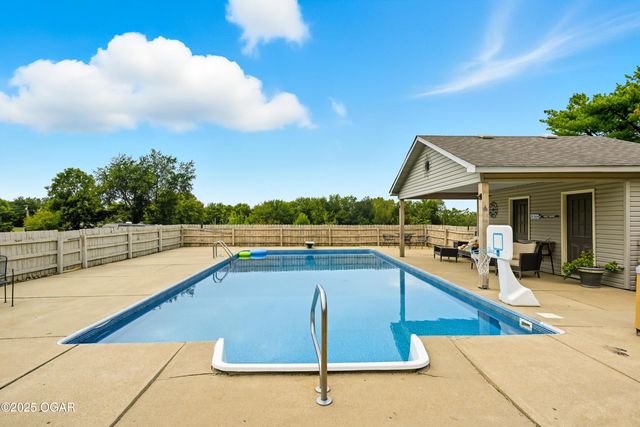 1977 Hammer Lane, Carthage, MO 64836