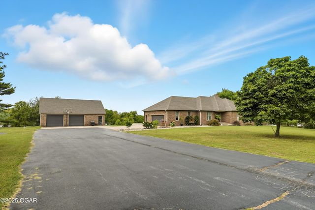 1977 Hammer Lane, Carthage, MO 64836