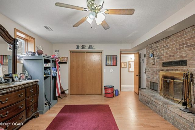 1977 Hammer Lane, Carthage, MO 64836