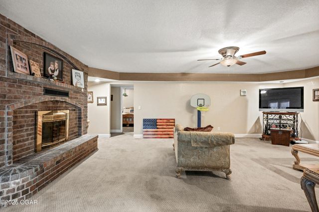 1977 Hammer Lane, Carthage, MO 64836