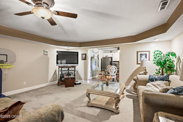 1977 Hammer Lane, Carthage, MO 64836