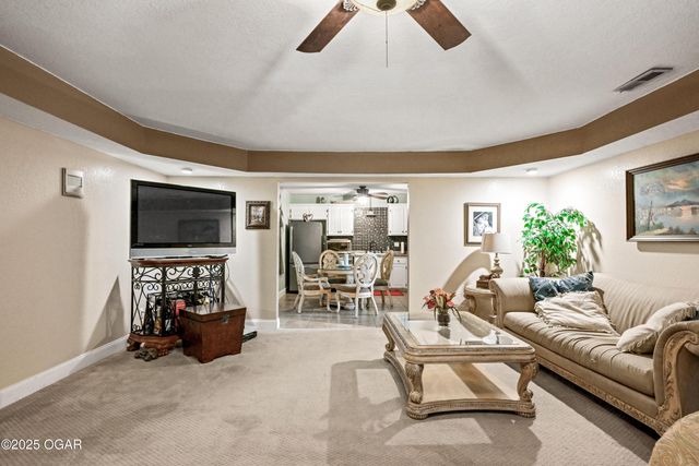 1977 Hammer Lane, Carthage, MO 64836