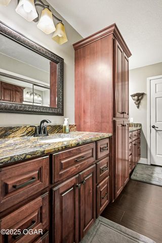 1977 Hammer Lane, Carthage, MO 64836