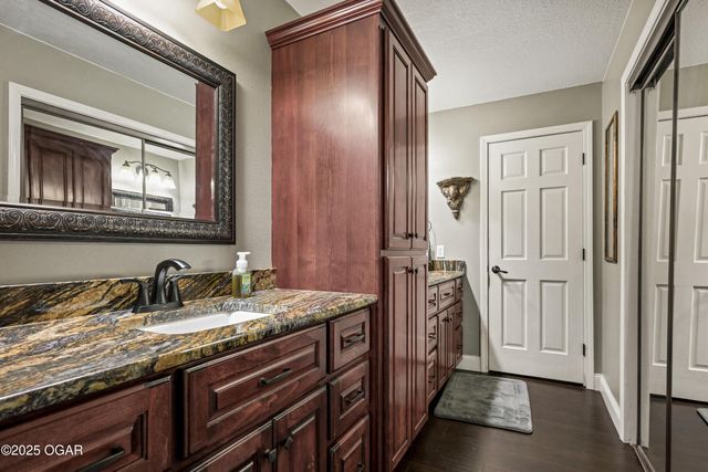 1977 Hammer Lane, Carthage, MO 64836