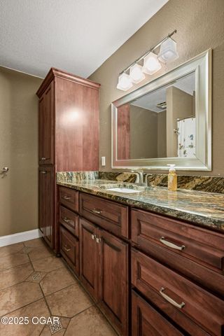 1977 Hammer Lane, Carthage, MO 64836