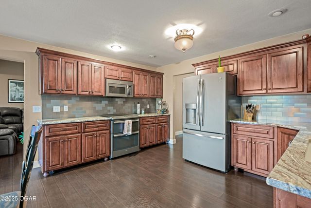 1977 Hammer Lane, Carthage, MO 64836