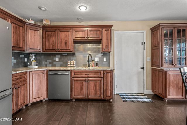 1977 Hammer Lane, Carthage, MO 64836