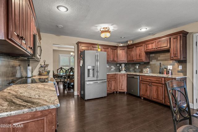 1977 Hammer Lane, Carthage, MO 64836