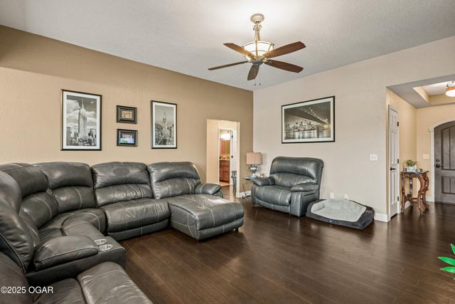 1977 Hammer Lane, Carthage, MO 64836