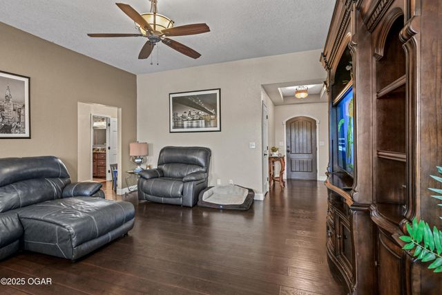 1977 Hammer Lane, Carthage, MO 64836