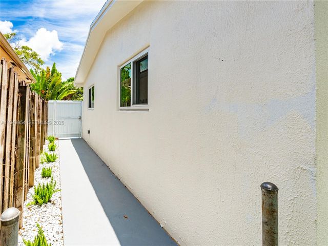 254 SW 4th St, Dania Beach, FL 33004