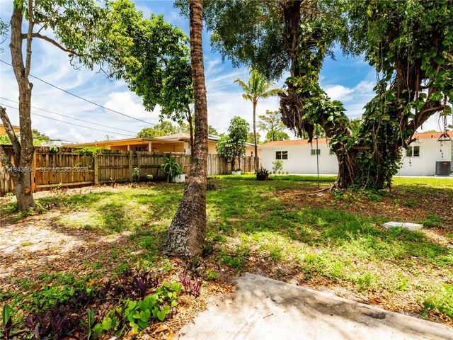 254 SW 4th St, Dania Beach, FL 33004