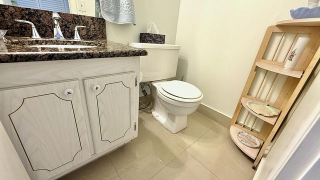 21 Newport B Court, Deerfield Beach, FL 33442