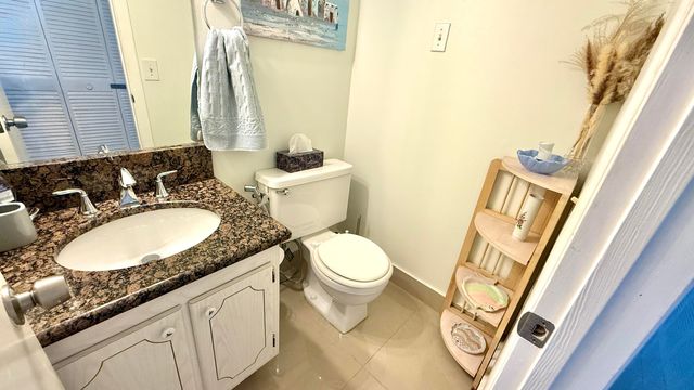 21 Newport B Court, Deerfield Beach, FL 33442