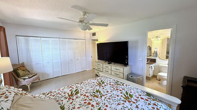 21 Newport B Court, Deerfield Beach, FL 33442