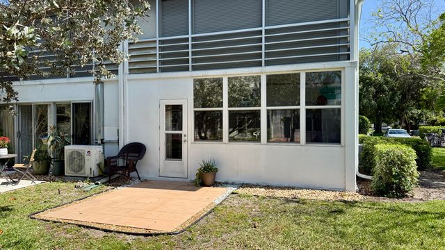 21 Newport B Court, Deerfield Beach, FL 33442