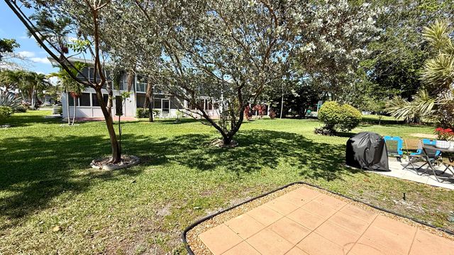 21 Newport B Court, Deerfield Beach, FL 33442