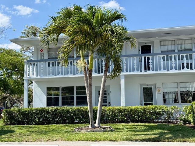 21 Newport B Court, Deerfield Beach, FL 33442