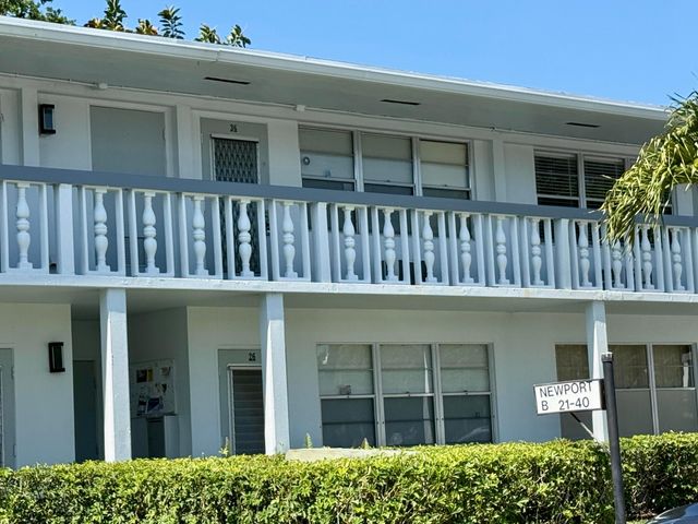 21 Newport B Court, Deerfield Beach, FL 33442