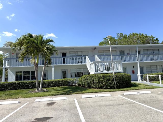 21 Newport B Court, Deerfield Beach, FL 33442