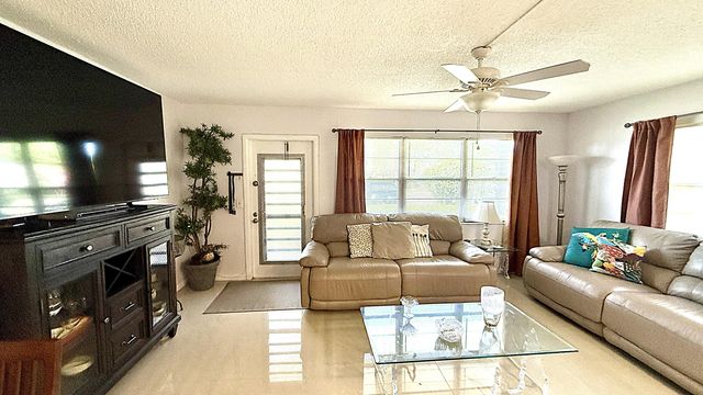 21 Newport B Court, Deerfield Beach, FL 33442