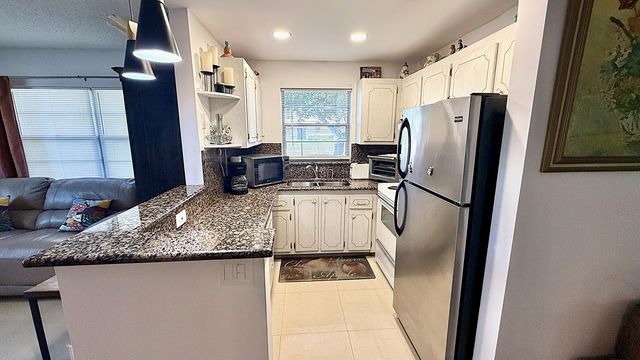 21 Newport B Court, Deerfield Beach, FL 33442