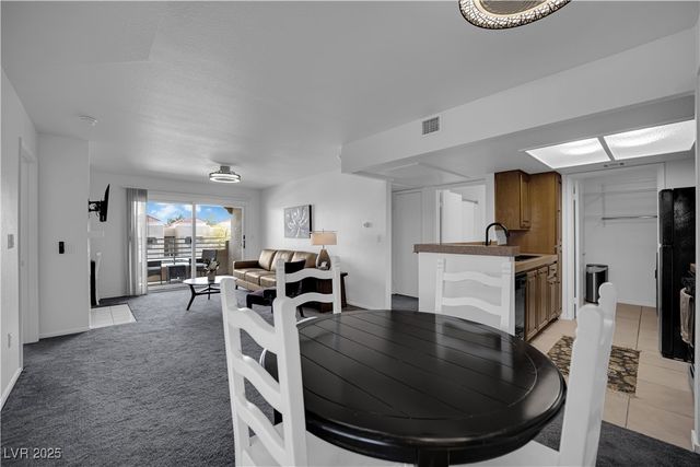 1909 Mountain Hills Court 205, Las Vegas, NV 89128