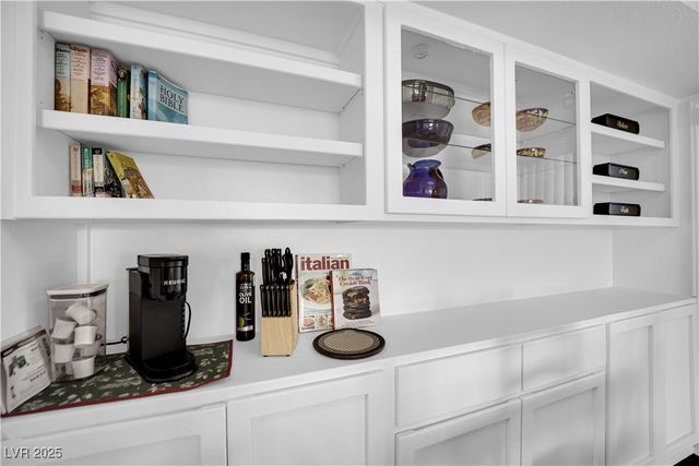 1909 Mountain Hills Court 205, Las Vegas, NV 89128