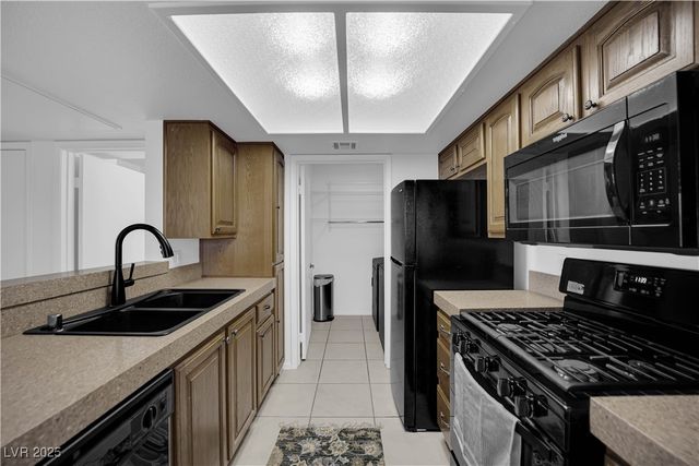 1909 Mountain Hills Court 205, Las Vegas, NV 89128