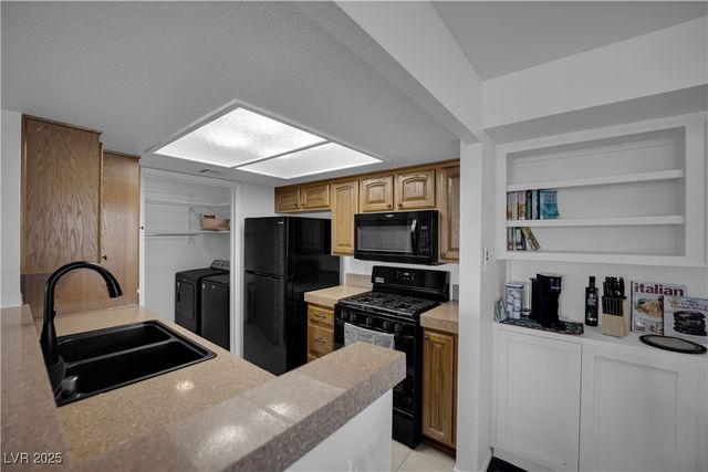 1909 Mountain Hills Court 205, Las Vegas, NV 89128