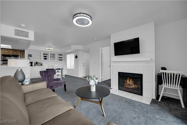 1909 Mountain Hills Court 205, Las Vegas, NV 89128