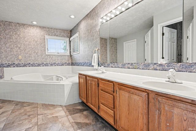 14770 Fairfield St Drive, Granger, IN 46530