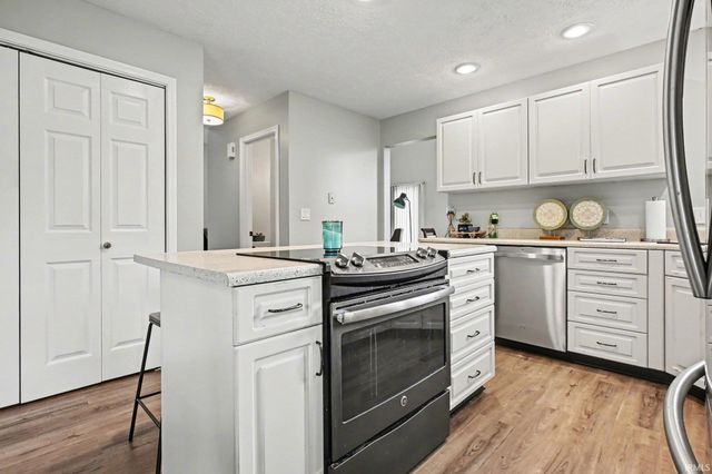 14770 Fairfield St Drive, Granger, IN 46530