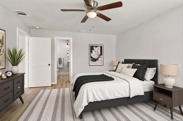 1126 W Lullwood, San Antonio, TX 78201