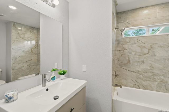 1126 W Lullwood, San Antonio, TX 78201