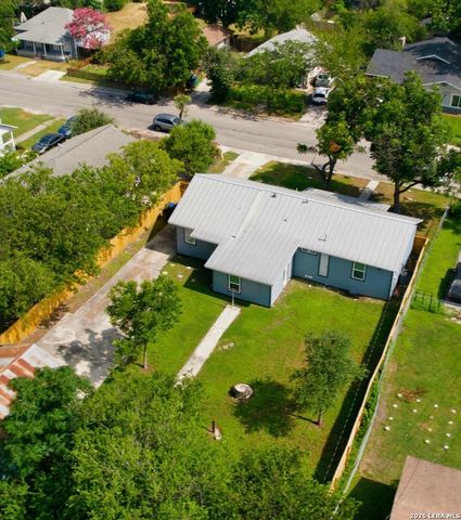 1126 W Lullwood, San Antonio, TX 78201