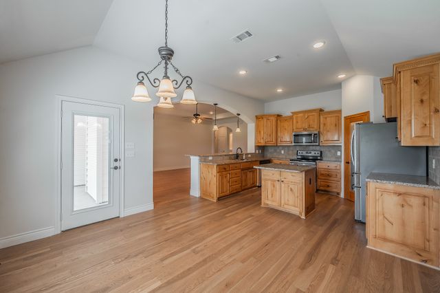 105 Briar Meadows Circle, Azle, TX 76020