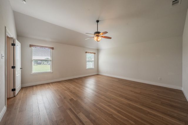 105 Briar Meadows Circle, Azle, TX 76020