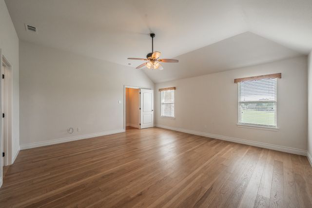 105 Briar Meadows Circle, Azle, TX 76020