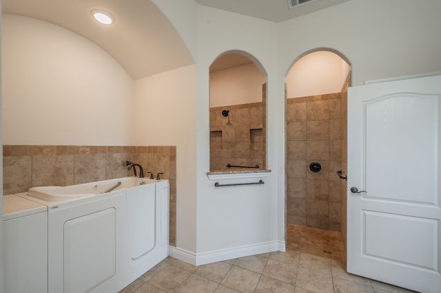 105 Briar Meadows Circle, Azle, TX 76020