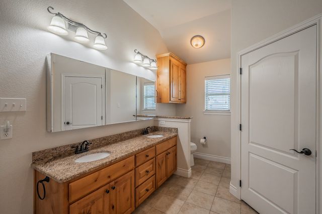 105 Briar Meadows Circle, Azle, TX 76020