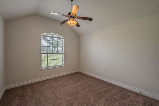 105 Briar Meadows Circle, Azle, TX 76020