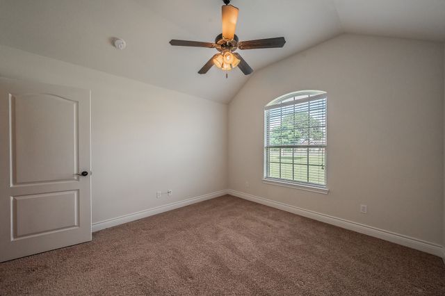 105 Briar Meadows Circle, Azle, TX 76020