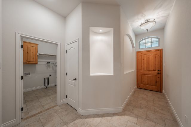 105 Briar Meadows Circle, Azle, TX 76020