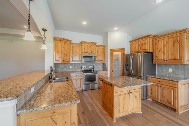 105 Briar Meadows Circle, Azle, TX 76020