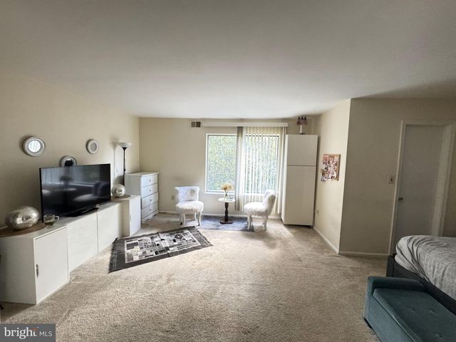 29 ALLISON RD, East Windsor, NJ 08520