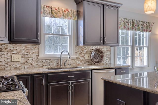 2124 SOUTHPOINT DR, Hummelstown, PA 17036