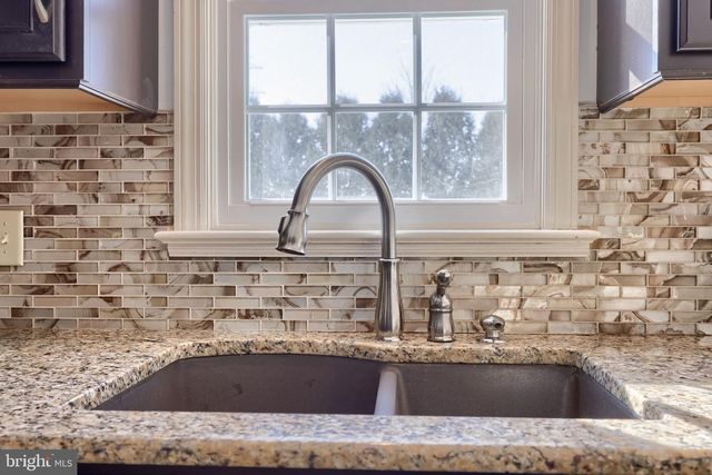 2124 SOUTHPOINT DR, Hummelstown, PA 17036